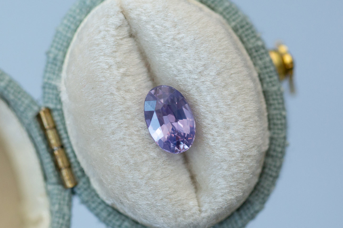 1.58ct Oval Violet Purple Sapphire