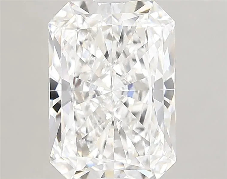 3.02ct Radiant Lab Grown Diamond (Colour F, Clarity VVS1, IGI Certified)
