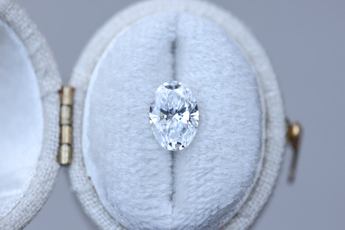 1.28ct oval lab diamond, D/VVS2