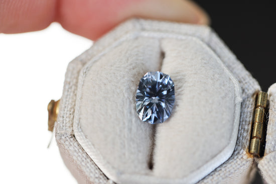 Load image into Gallery viewer, 1.83ct oval silver/grey sapphire -From Earths Treasury
