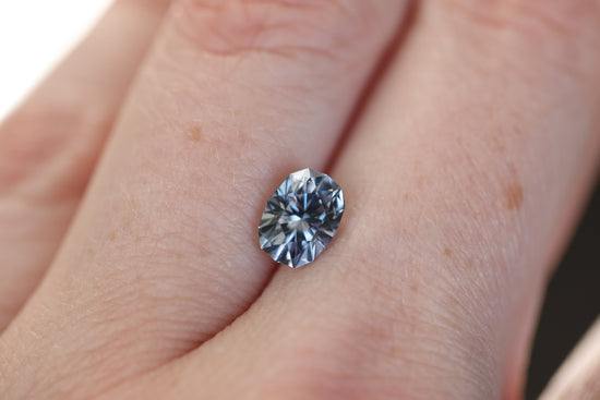 Load image into Gallery viewer, 1.83ct oval silver/grey sapphire -From Earths Treasury
