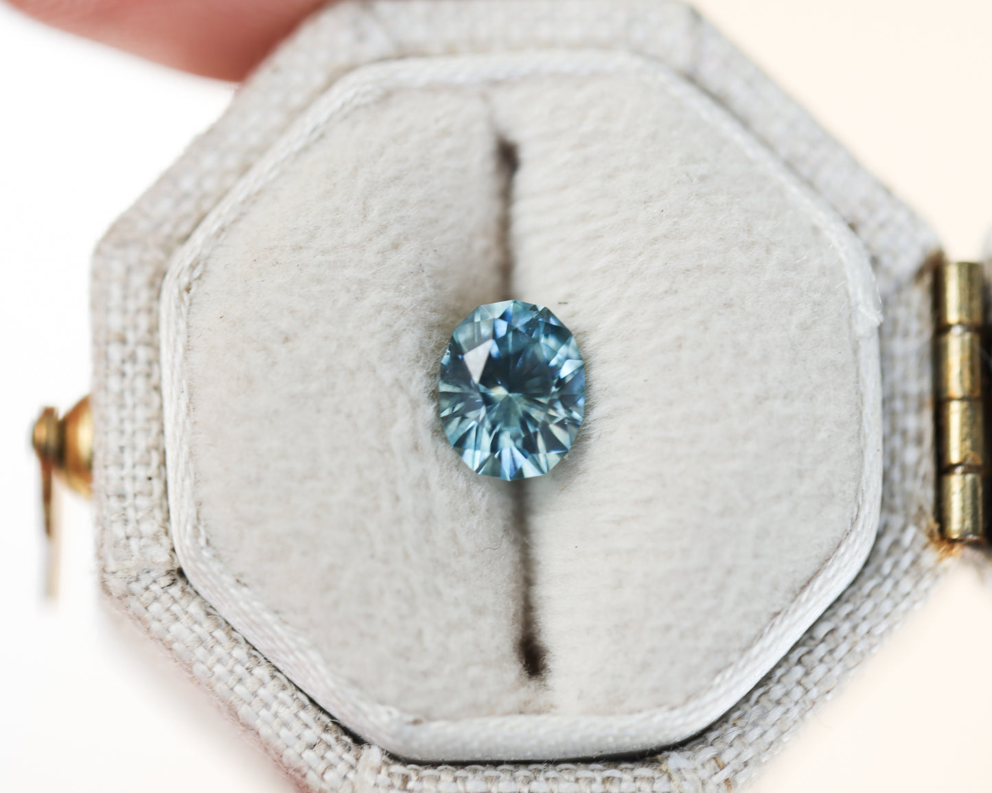 .98ct oval blue teal sapphire