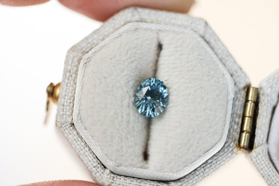 Load image into Gallery viewer, .98ct oval blue teal sapphire
