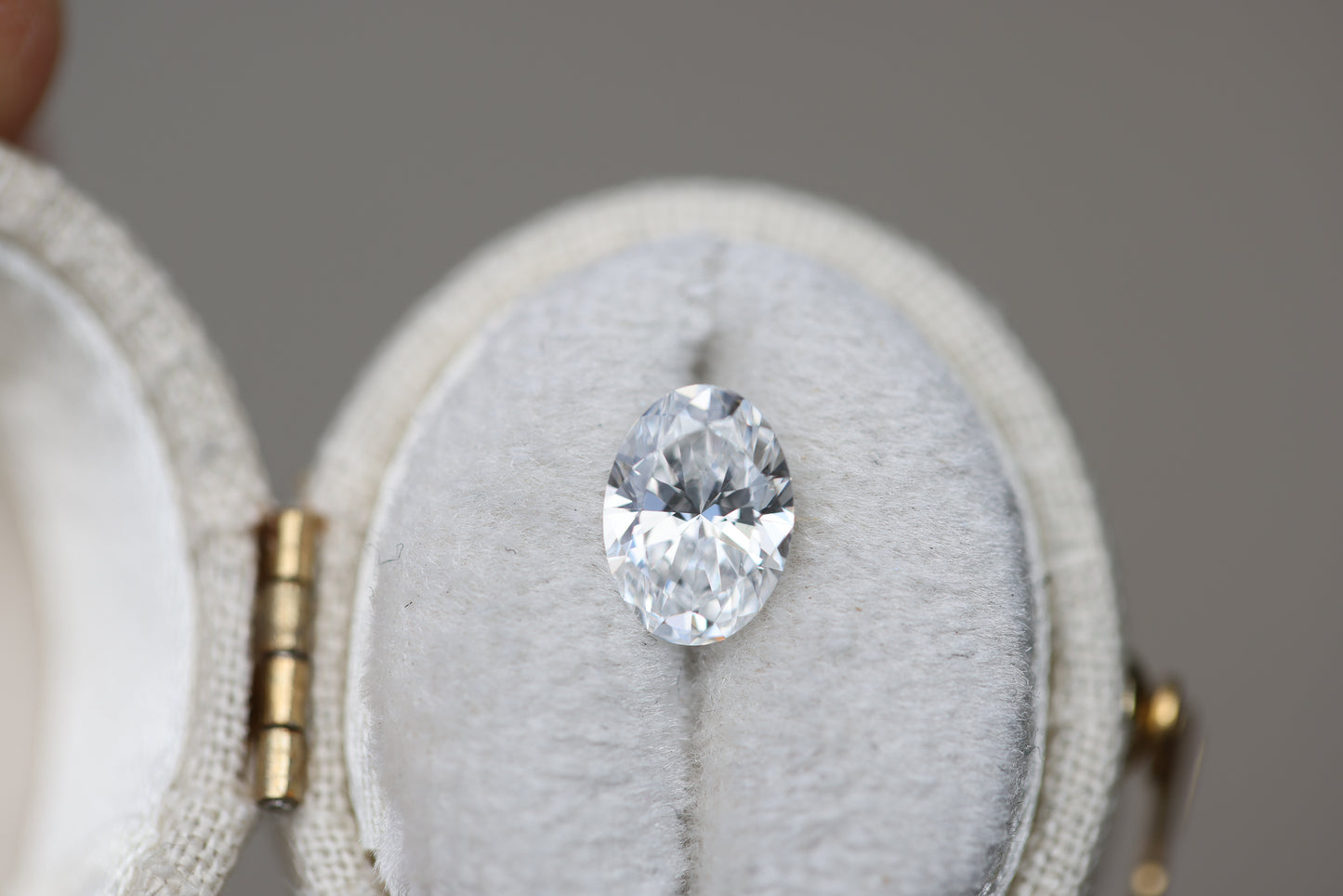 1.3ct oval lab diamond, E/VVS1