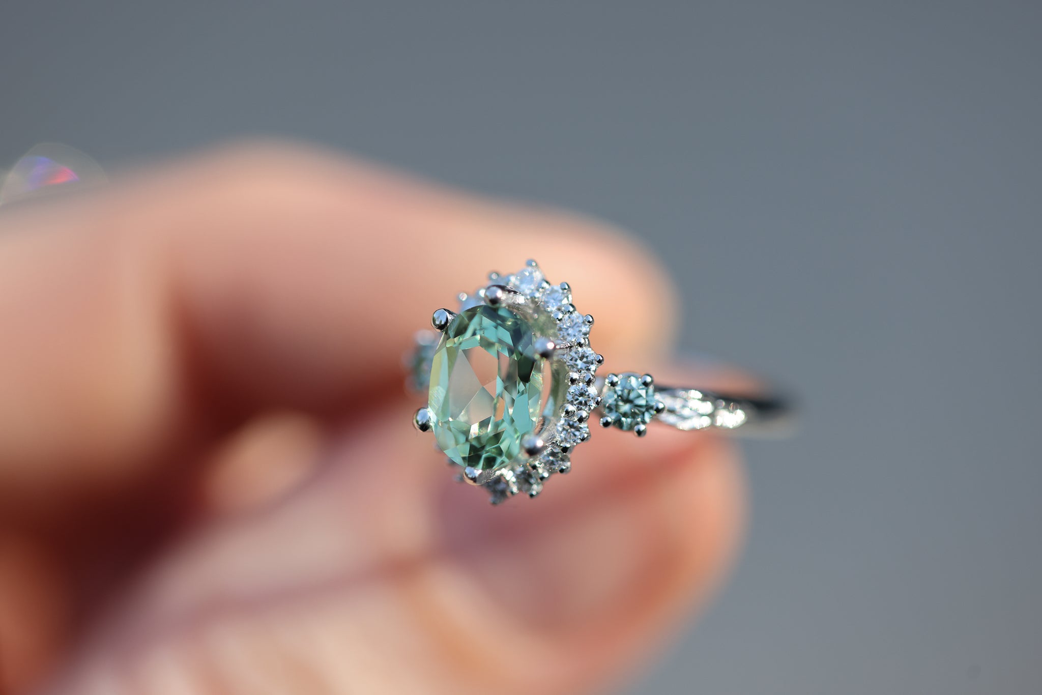 ジュエリーセット 緑石　青石 リング Ash setting with 8x6mm green lab sapphire – Oore Jewelry