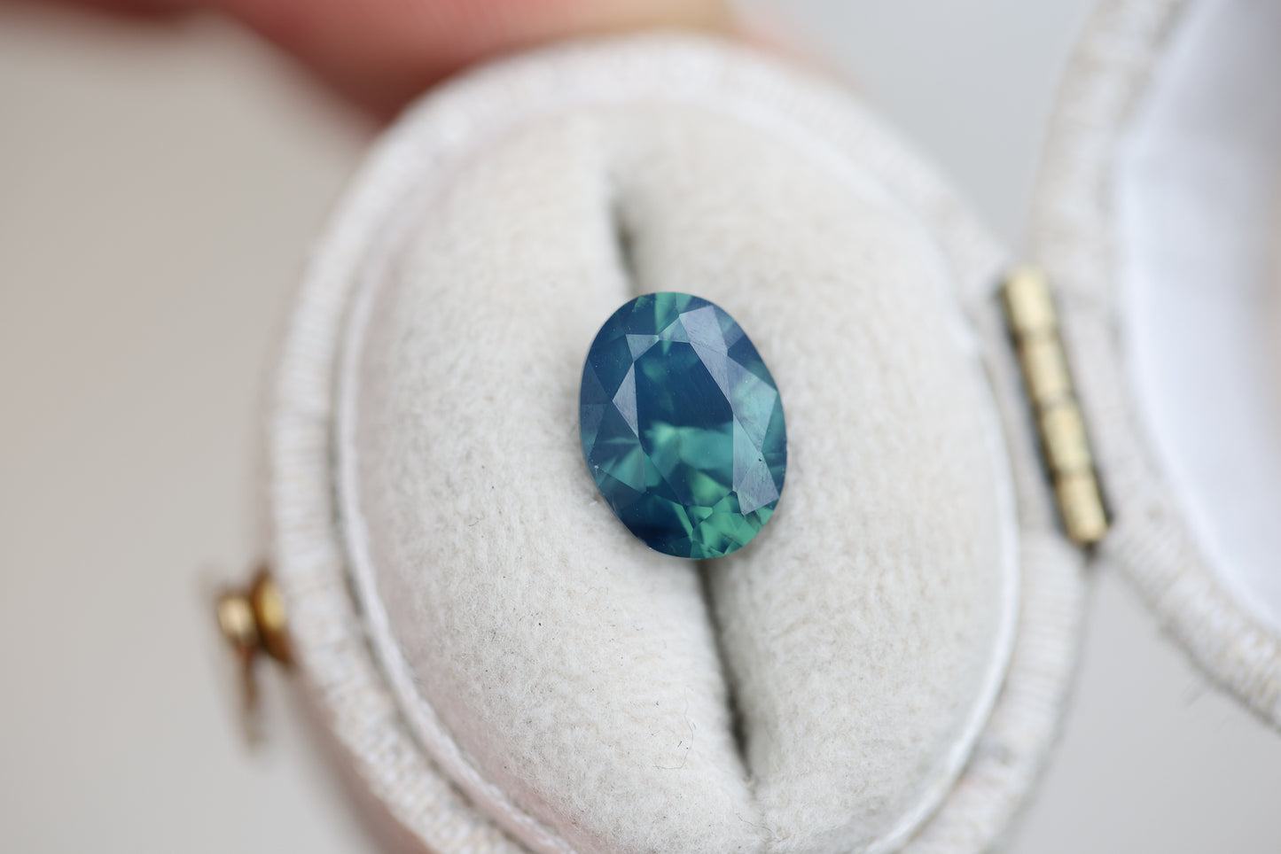 Load image into Gallery viewer, 2.35ct oval opaque blue teal sapphire
