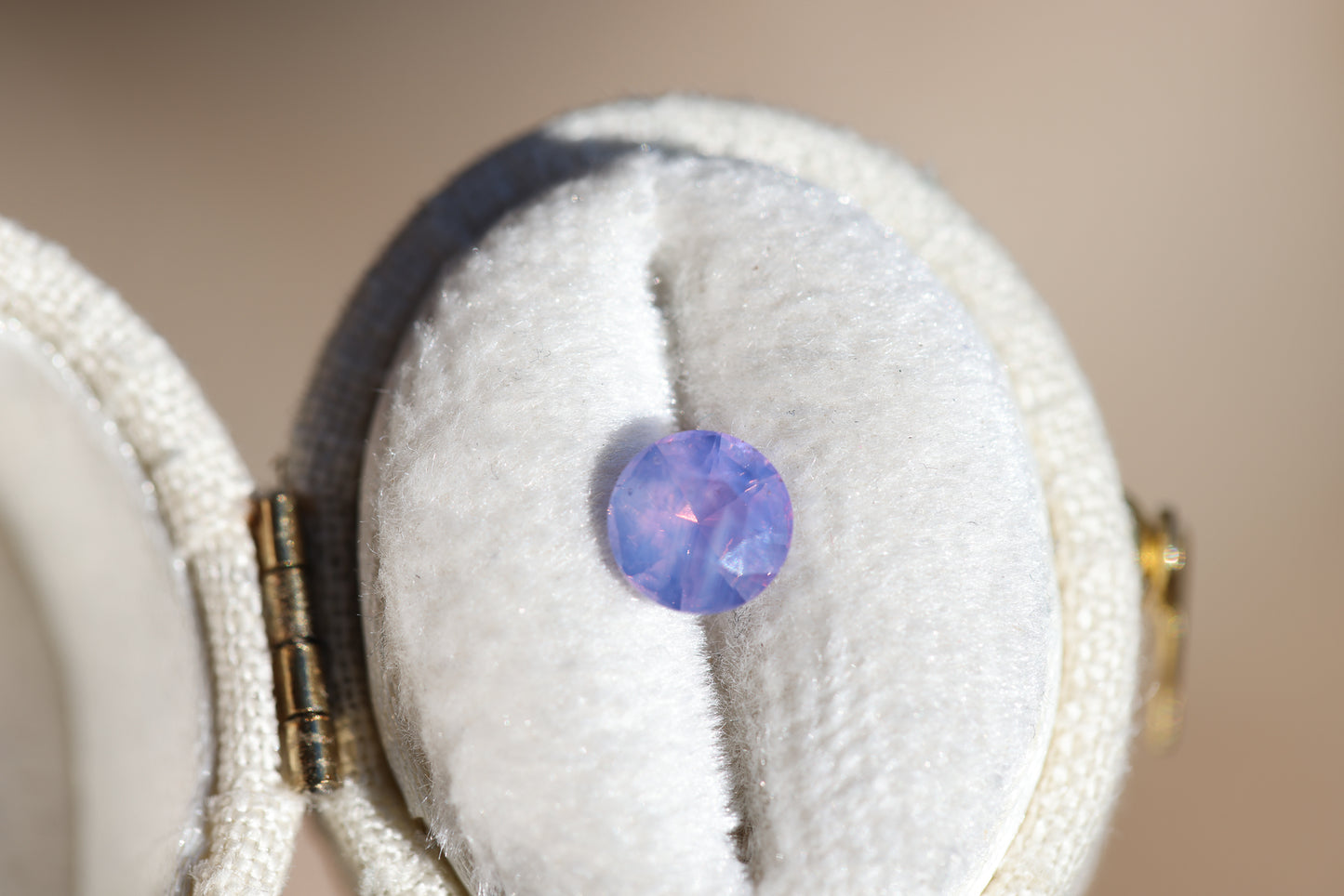 1.08ct round opalescent lavender pinky sapphire