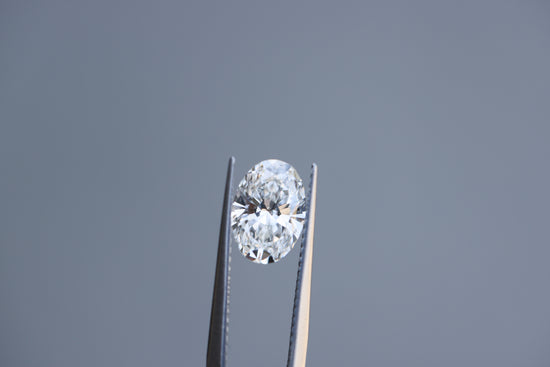 Load image into Gallery viewer, 1.64ct oval lab diamond, F/VS2
