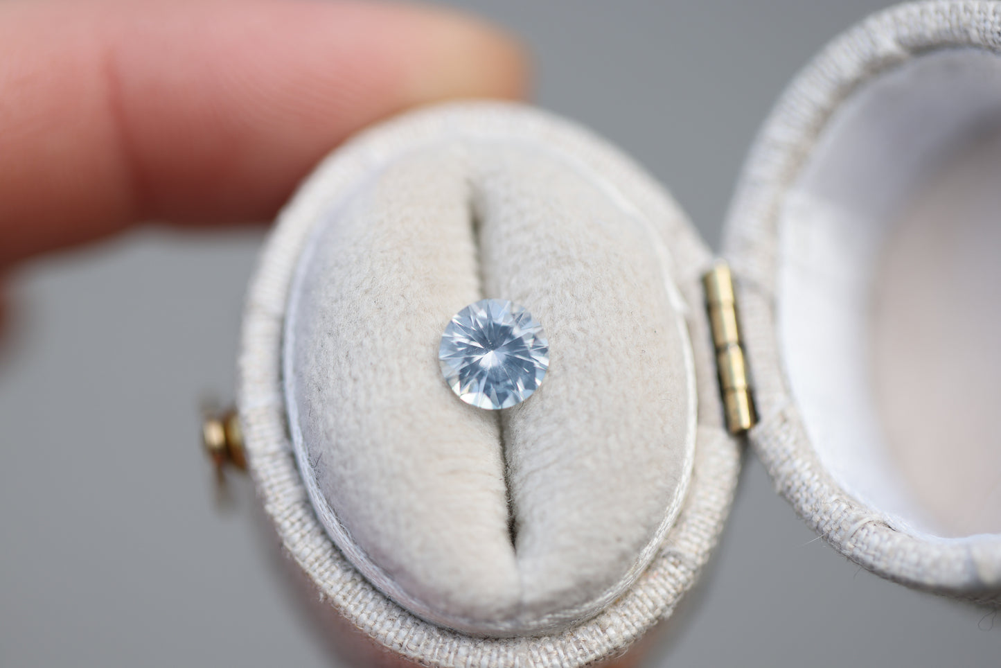 1ct round silver light blue sapphire