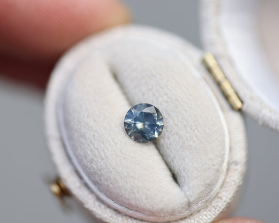 Load image into Gallery viewer, .82ct round navy sapphire

