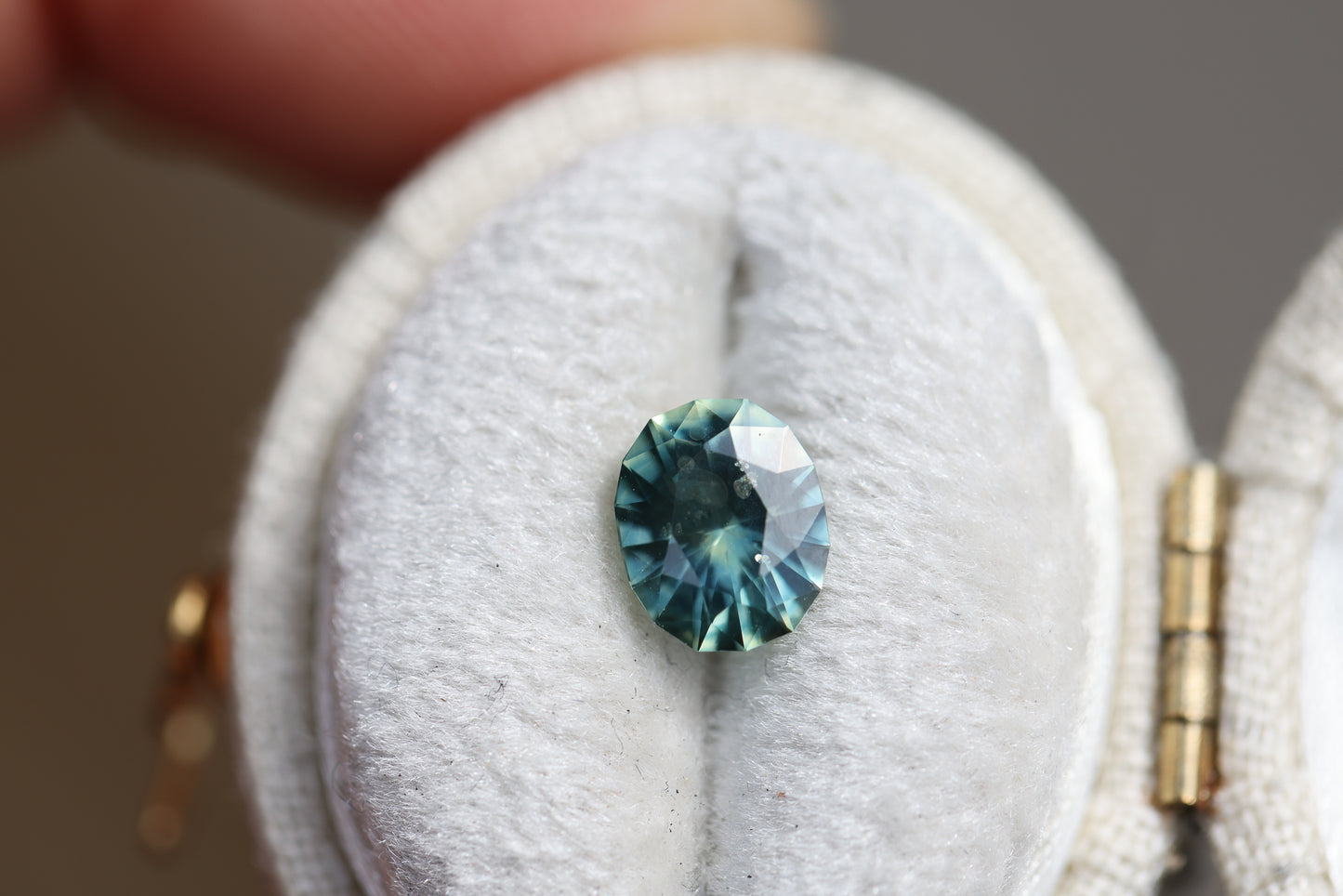 1.33ct oval blue teal sapphire - Earth's Treasury