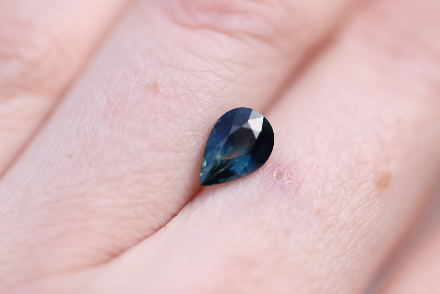 Load image into Gallery viewer, 1.81ct pear dark blue sapphire
