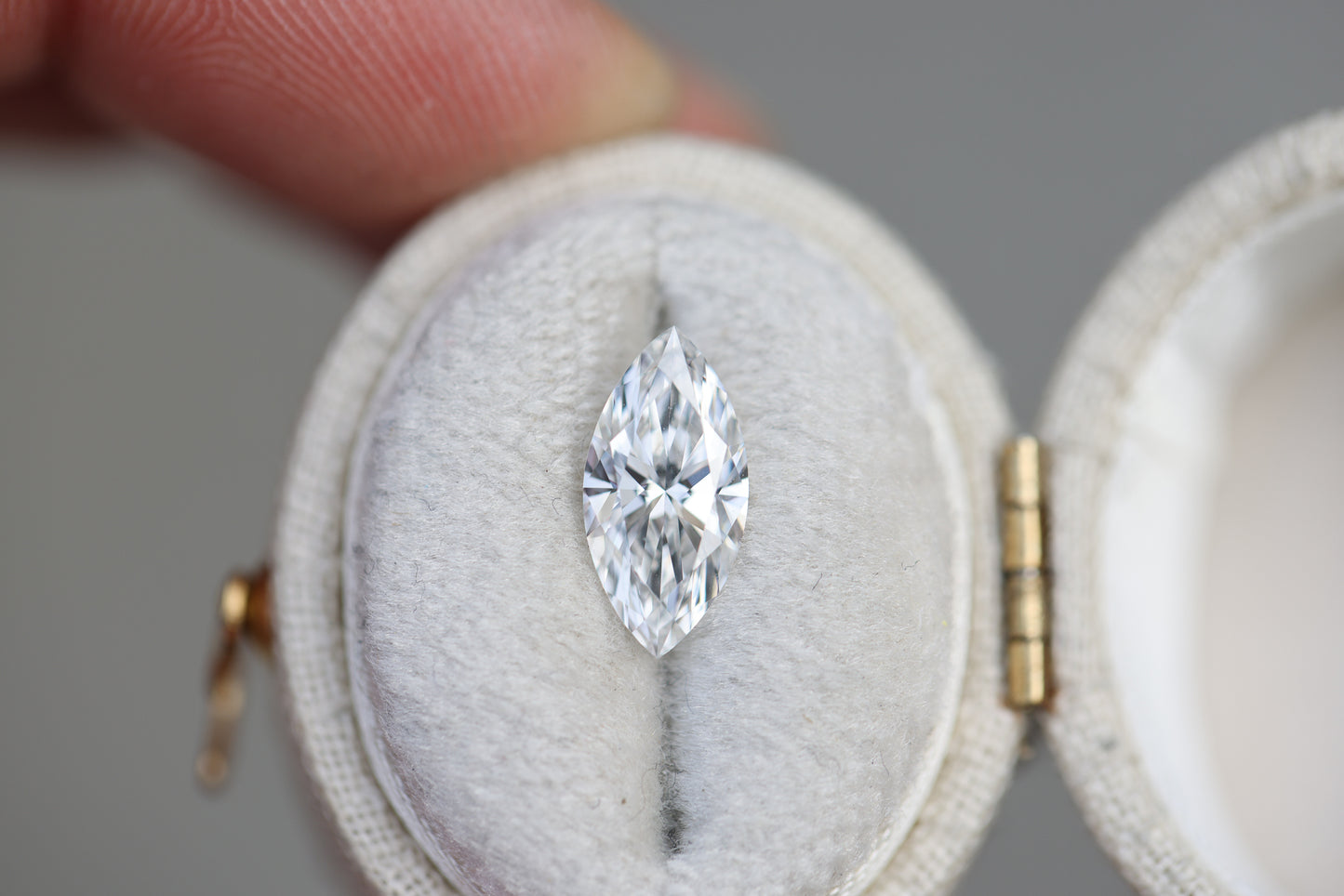 1.55ct round lab diamond, E/VS1