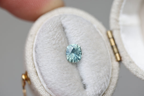 .8ct oval blue green sapphire - Earth's Treasury