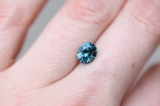 1.73ct oval blue green sapphire - Earth's Treasury