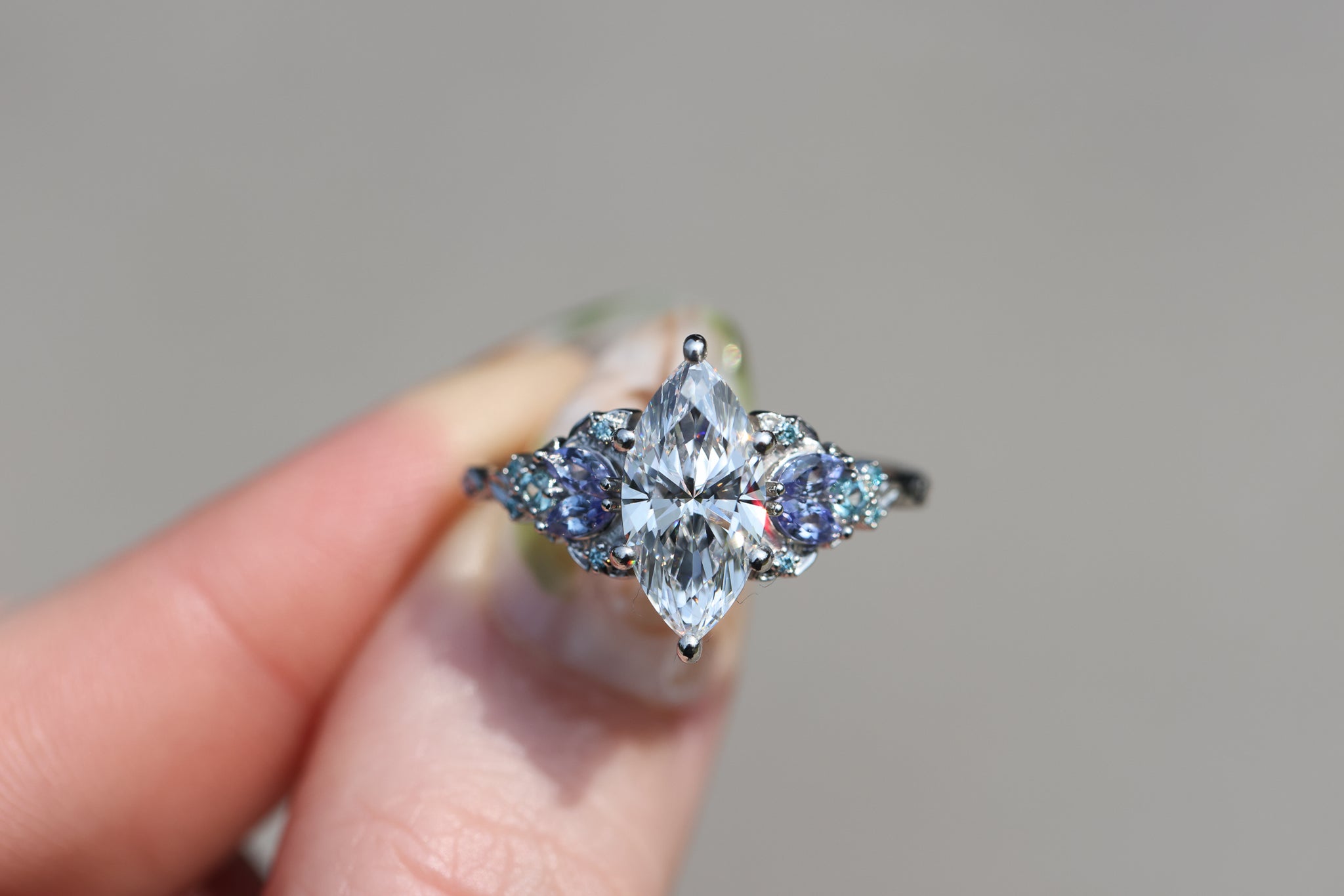 アクセサリー nella. x Garden of eden thyme pierce Enchanted Garden with round side stone (Setting only) – Oore