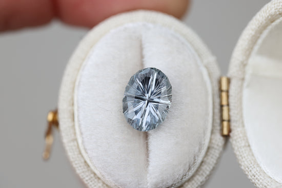 Load image into Gallery viewer, 3.06ct oval light blue grey sapphire - Starbrite cut by John Dyer
