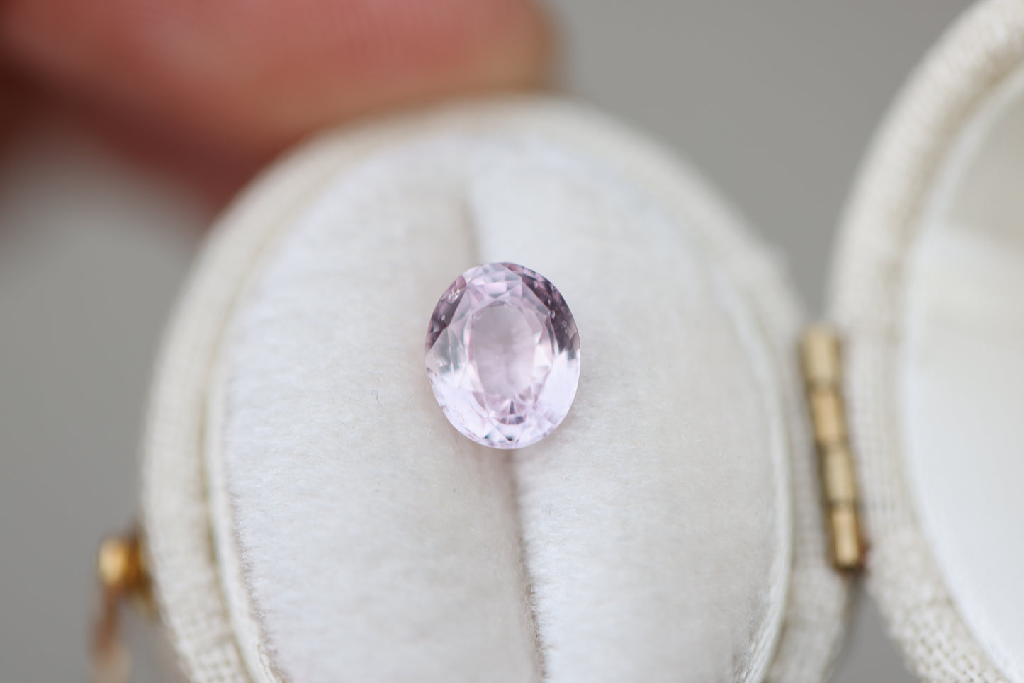1.54ct oval light pink sapphire