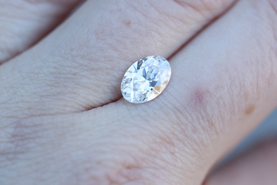 1.71ct oval lab diamond, E/VVS2