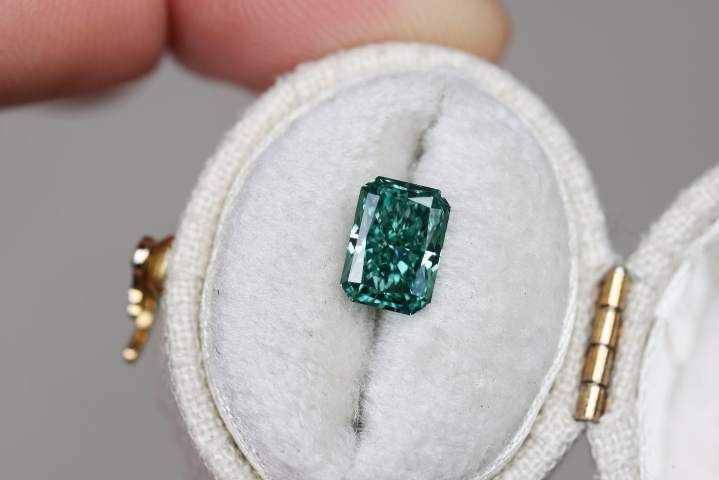 1.67ct emerald cut fancy teal green lab diamond, VS1
