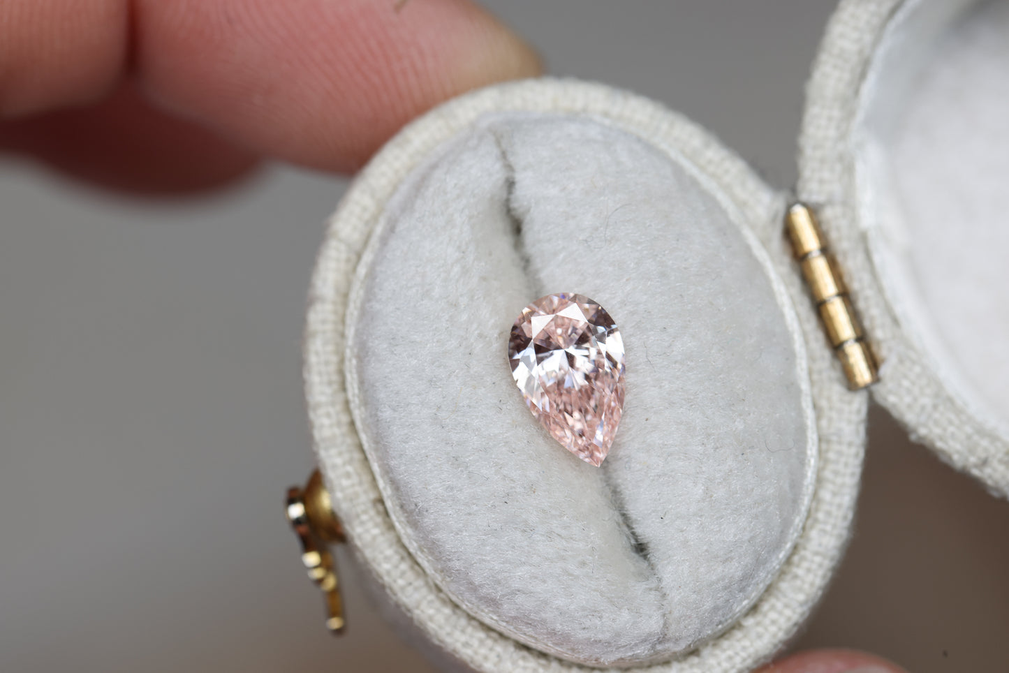 1.06ct pear fancy light pink lab diamond, VVS2