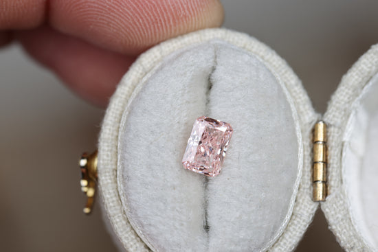 1.13ct radiant cut fancy pink lab diamond, VVS2