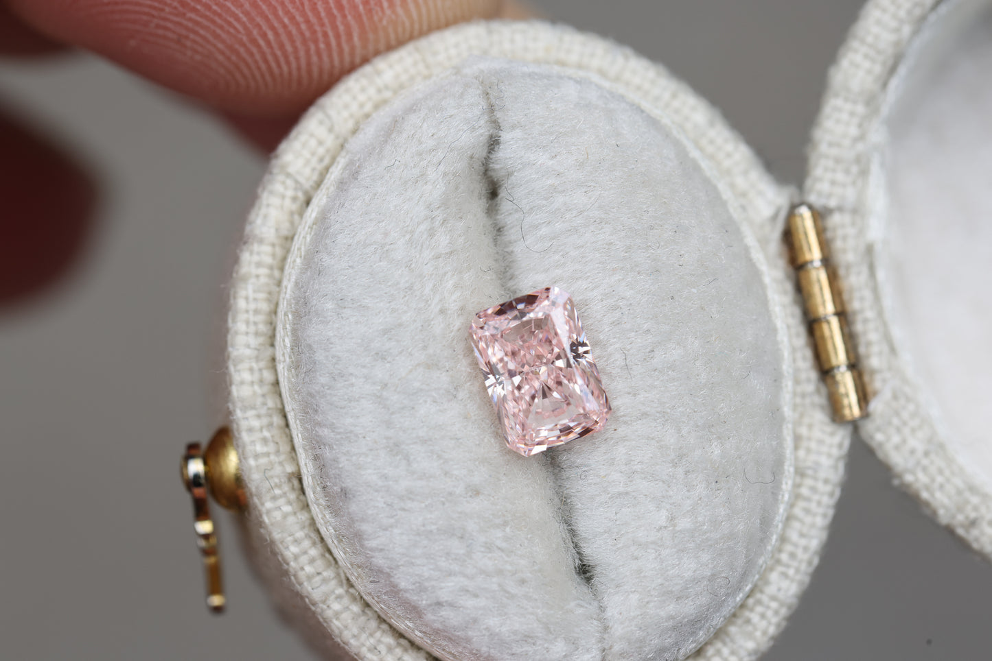 1.13ct radiant cut fancy pink lab diamond, VVS2