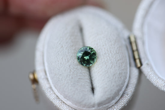 .88ct round green teal sapphire