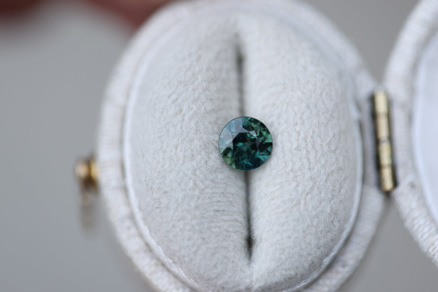 .66ct round green sapphire