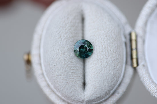 .66ct round green sapphire