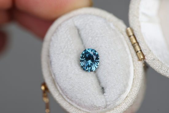 1.09ct oval blue teal sapphire, Earth's Treasury