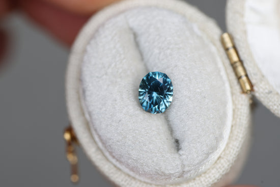 1.09ct oval blue teal sapphire, Earth's Treasury