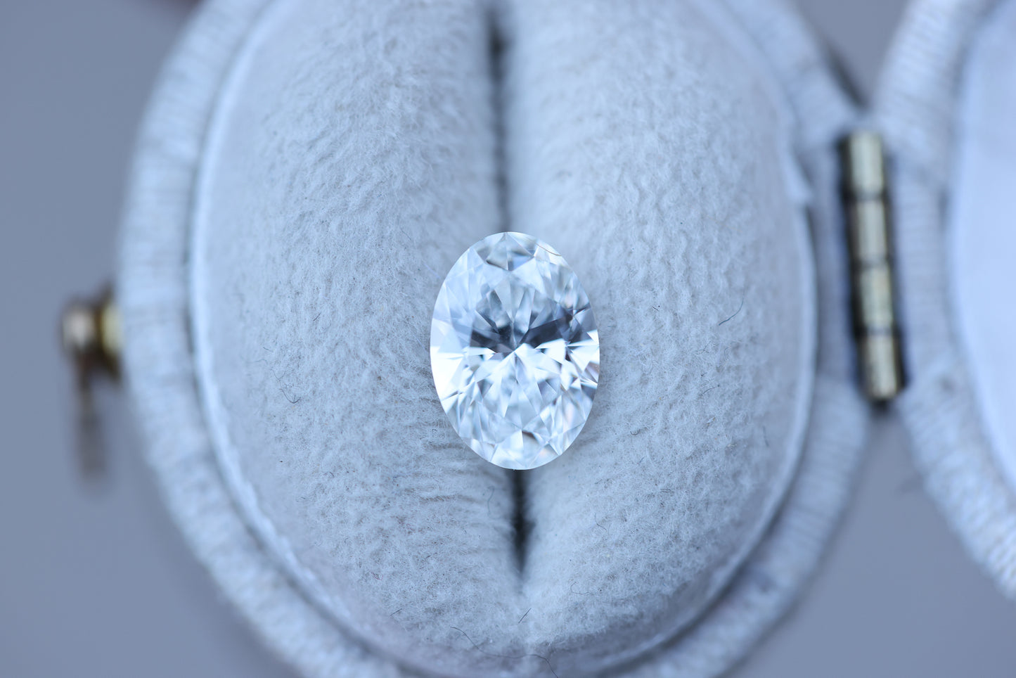 1.28ct oval lab diamond, E/VS1