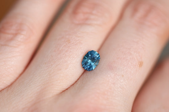 1.29ct oval blue sapphire - Earth's Treasury