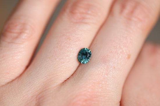 .94ct oval teal sapphire - Earth's Treasury