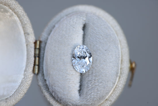 1.1ct oval lab diamond, E VS1