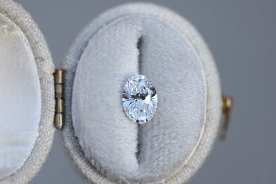 1.1ct oval lab diamond, E VS1