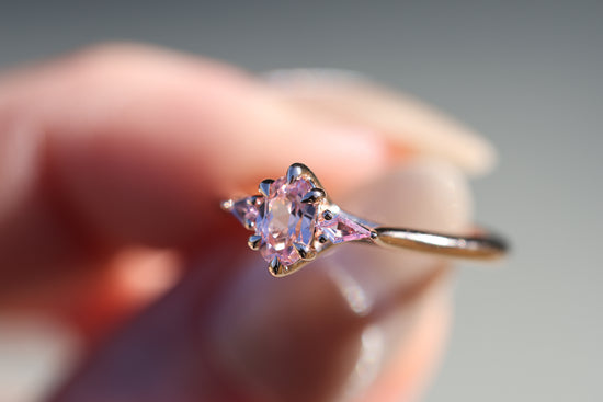 Artemis Petite oval light pink sapphire and pink sapphire sides
