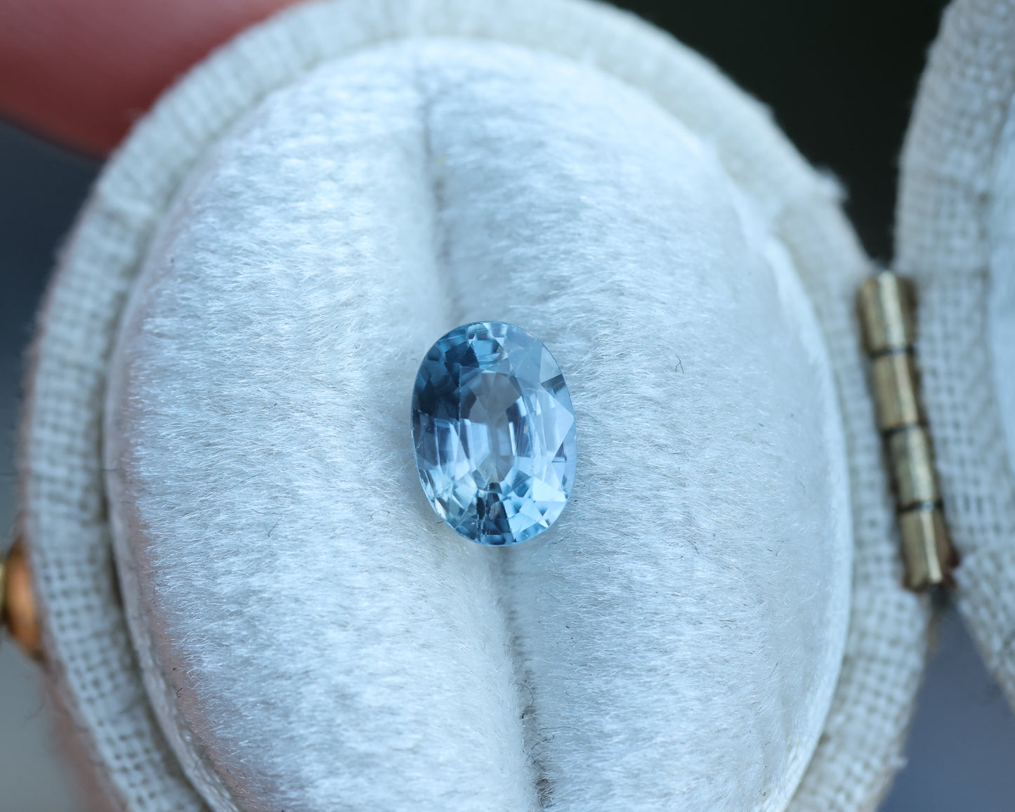1.02ct light blue oval sapphire