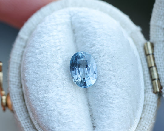 1.02ct light blue oval sapphire