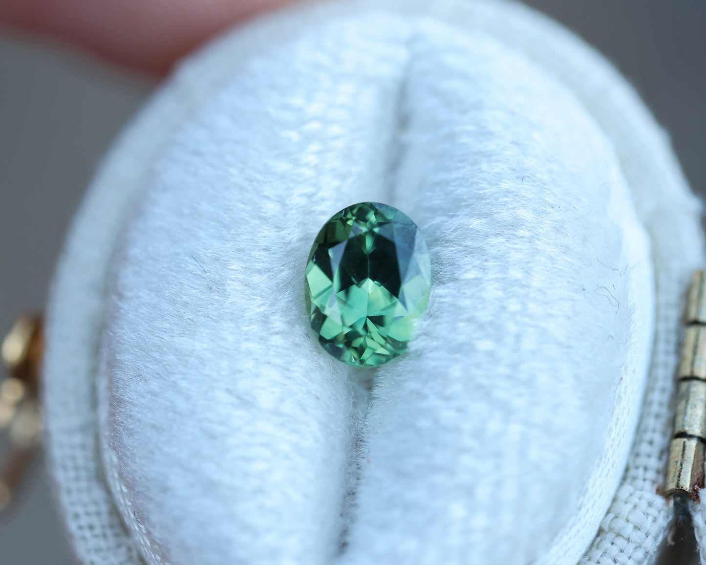 1.02ct oval green teal sapphire