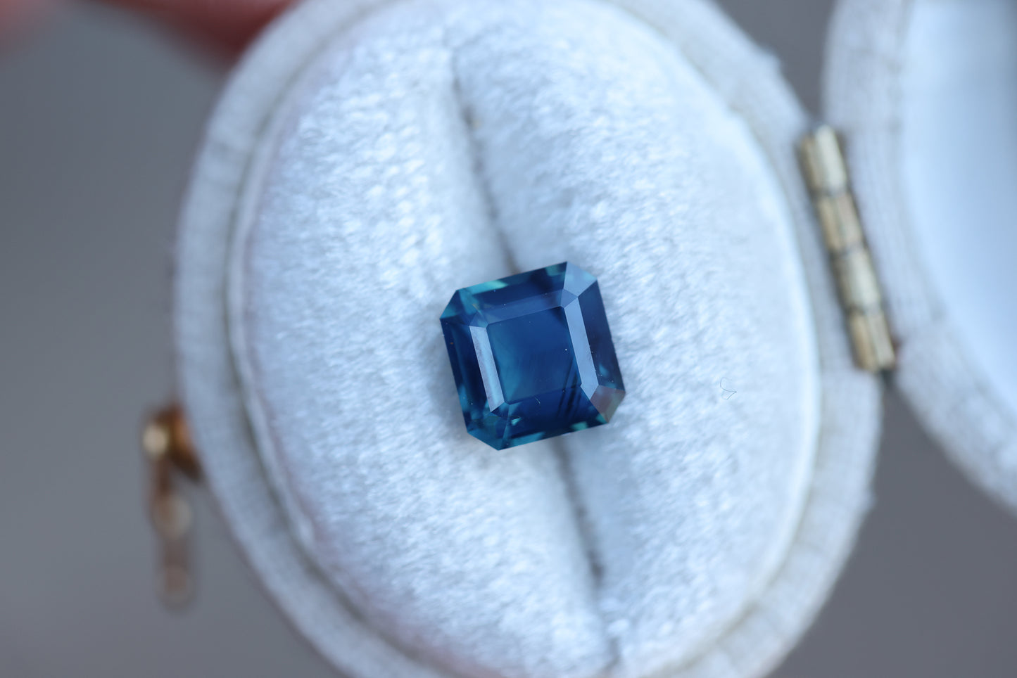 1.79ct opalescent blue teal sapphire