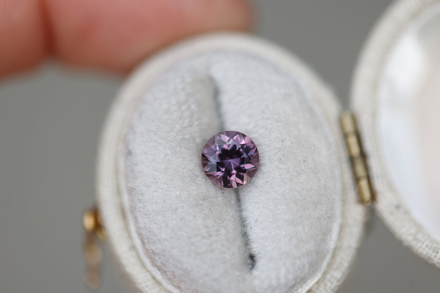 1.04ct Round Mauve Purple/Pink Sapphire