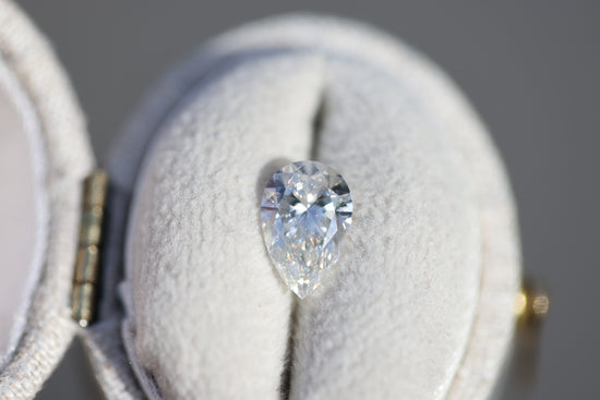 1.06ct pear lab diamond, F/VVS2