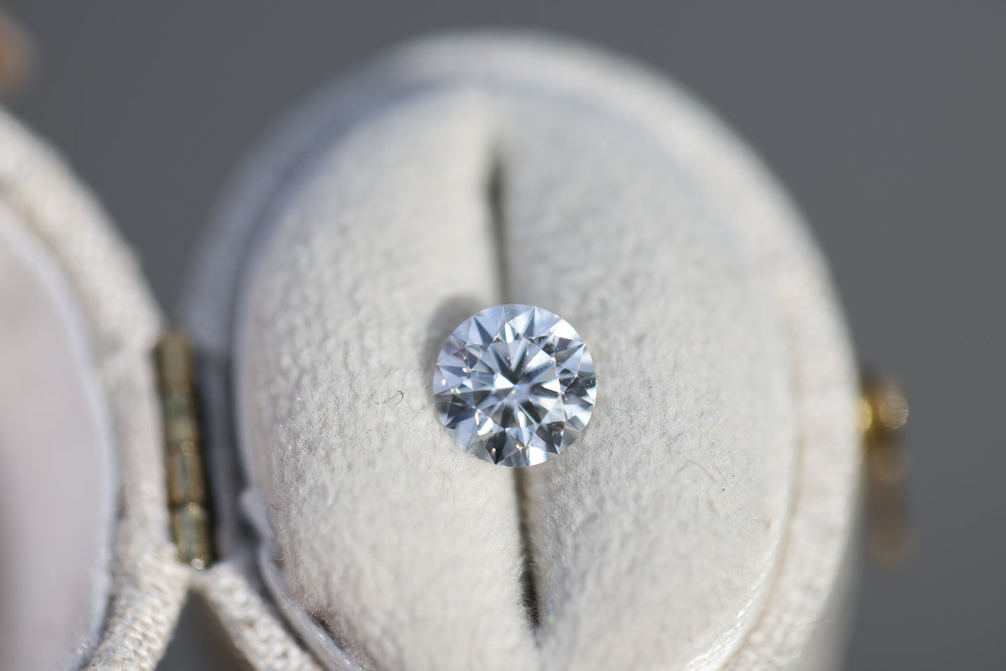 1.09ct round lab diamond, F/VS1