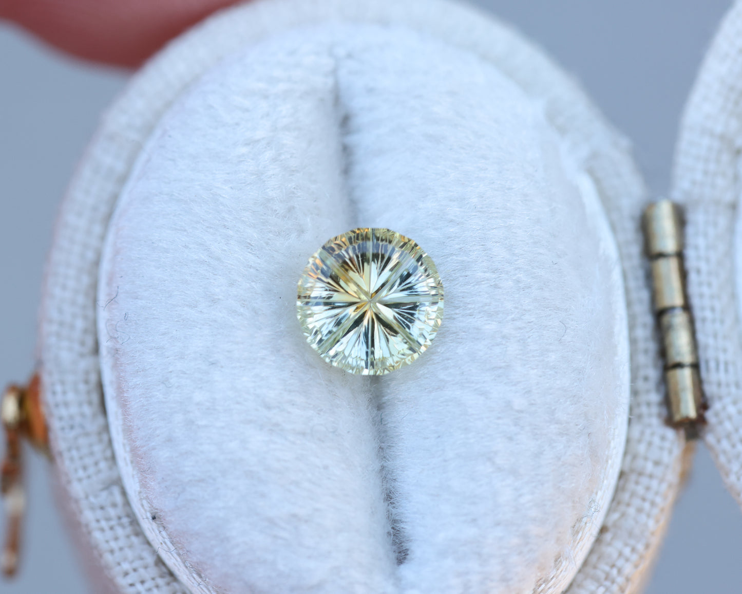 ON HOLD 1.17ct round light yellow sapphire - Starbrite cut by John Dyer