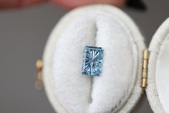 Load image into Gallery viewer, 1.57ct rectangle light blue sapphire - Starbrite cut by John Dyer
