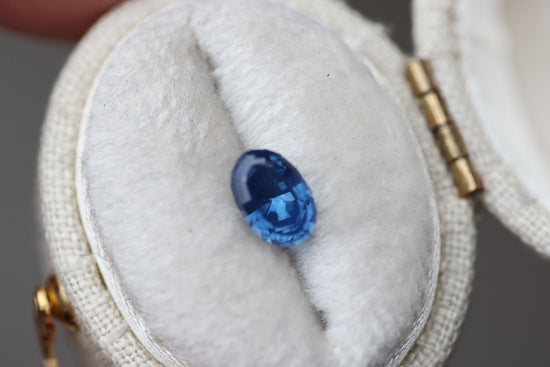 1.05ct oval blue sapphire - Regal Radiant cut by John Dyer
