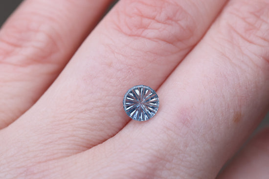 Load image into Gallery viewer, .92ct round light blue sapphire - Starbrite cut by John Dyer
