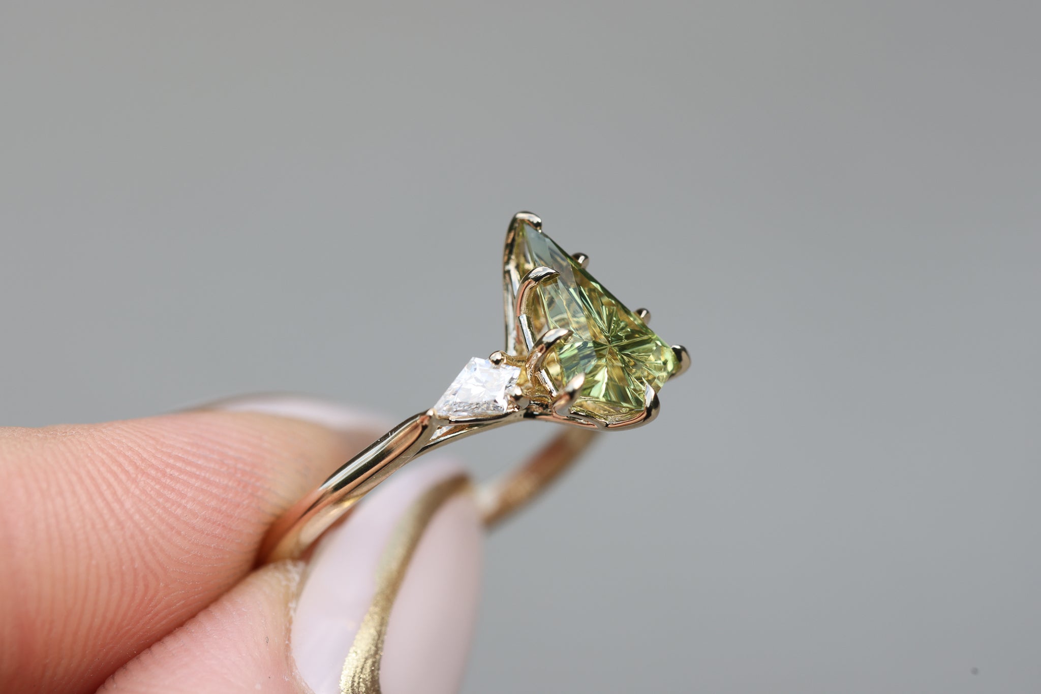 Ready to ship, Size 7 14k yellow Artemis with kite cut starbrite